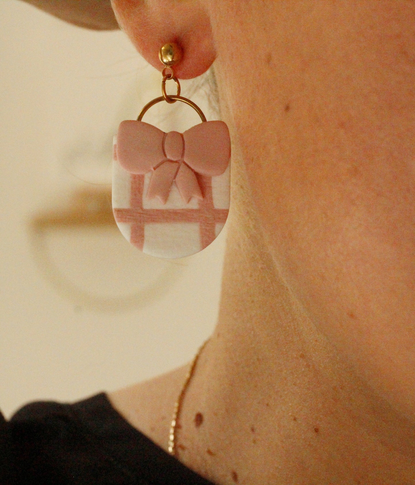 Boucles d'oreilles petit nœud, fabriquées à la main La Bouclette Dorée