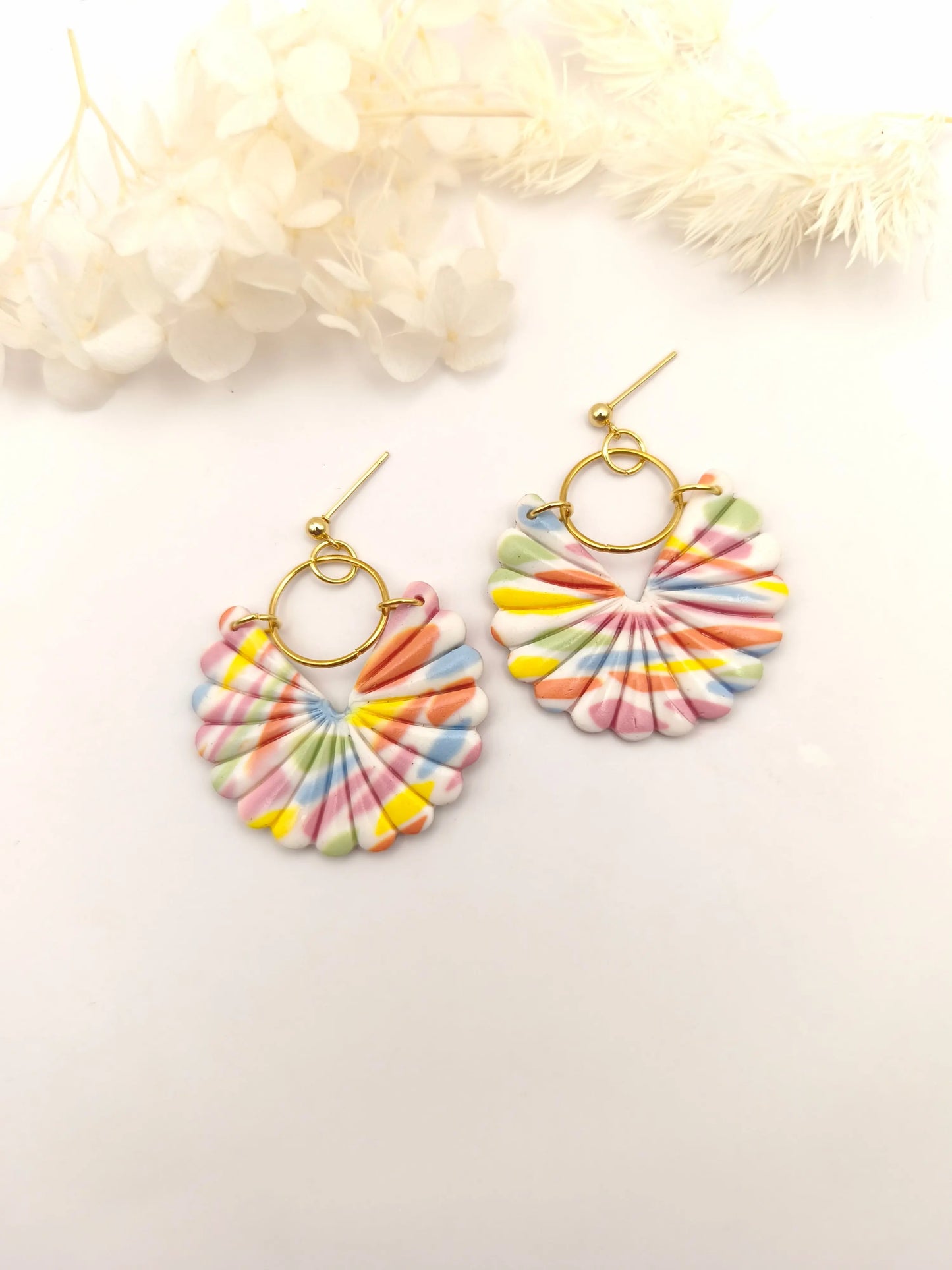 La Bouclette Dorée - Boucles d'oreilles printanières en argile polymère La Bouclette Dorée