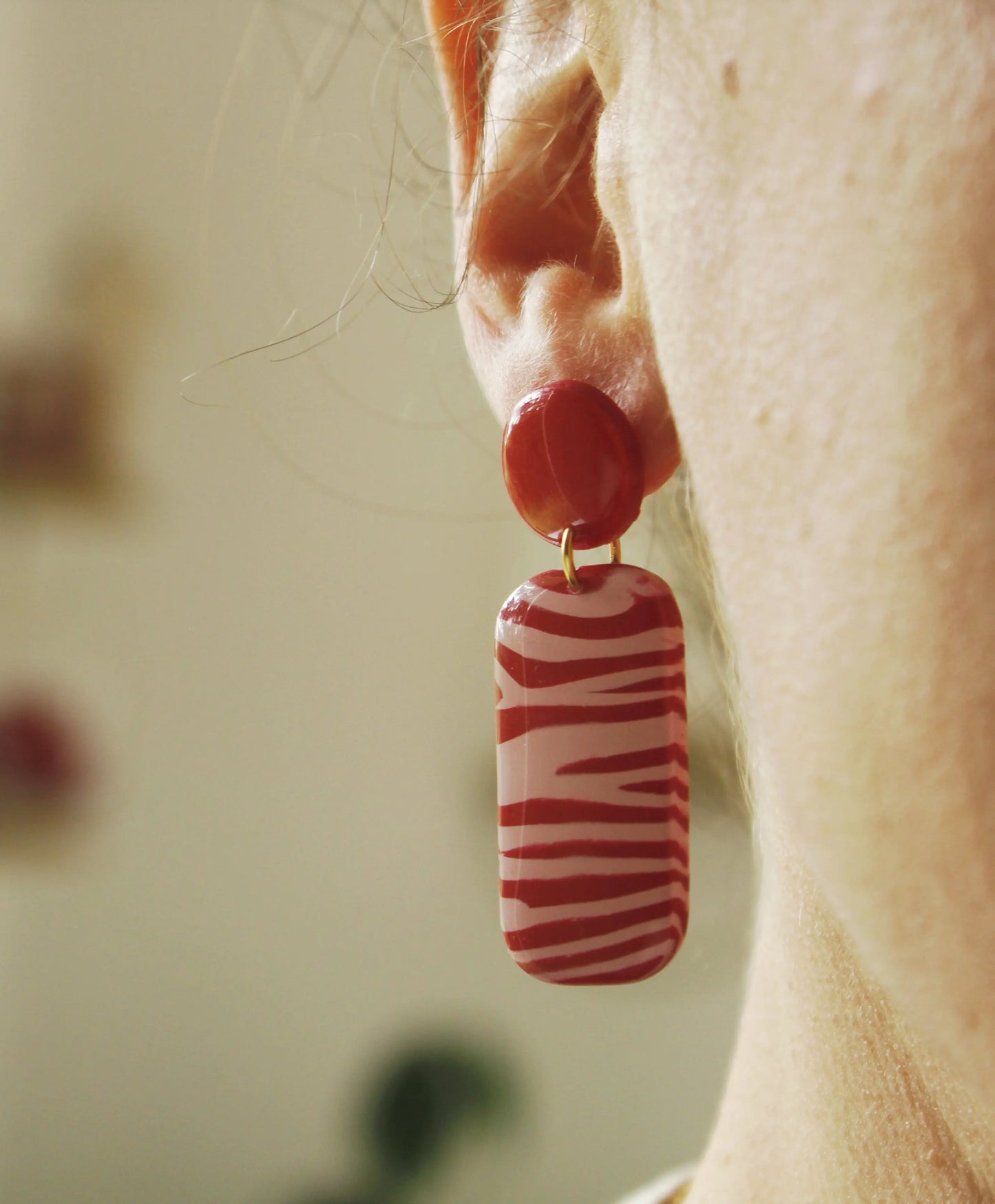 La Bouclette Dorée - Boucles d'oreilles pendantes en argile polymère - Modèle unique La Bouclette Dorée