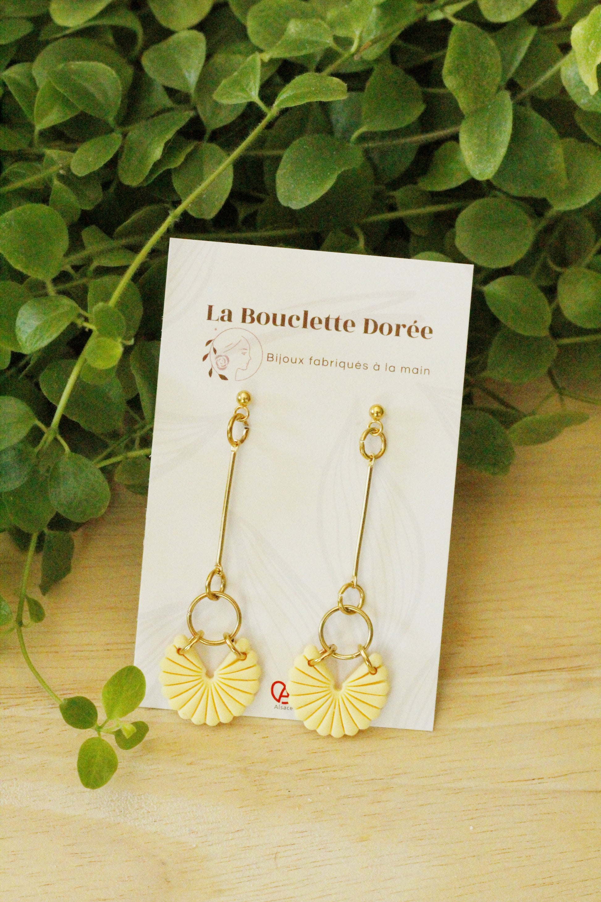 Boucles d'oreilles artisanales aux tons pastel et bleus La Bouclette Dorée