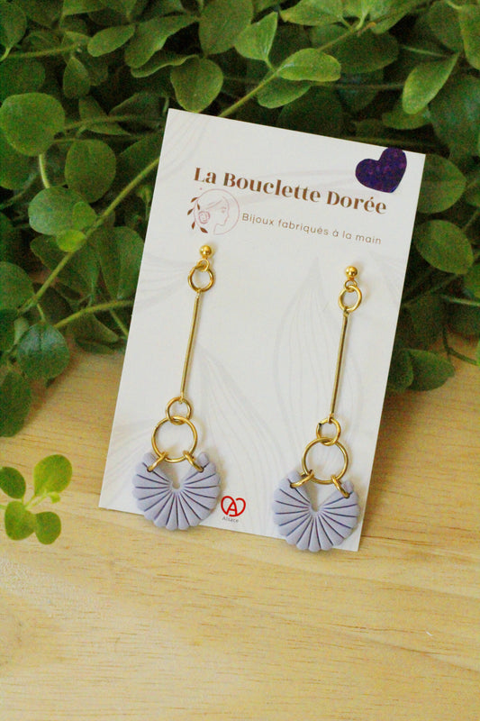 Boucles d'oreilles artisanales aux tons pastel et bleus