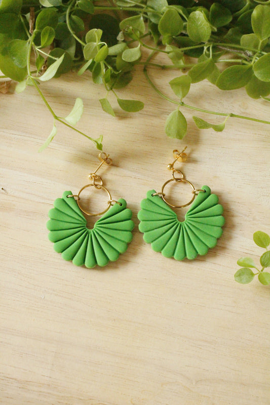 Boucles d'oreilles Dahlia fabriquées à la main La Bouclette Dorée