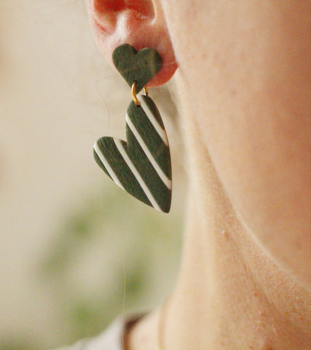 Boucles d'oreilles asymétriques rayées - fabriquées à la main (Copie) La Bouclette Dorée