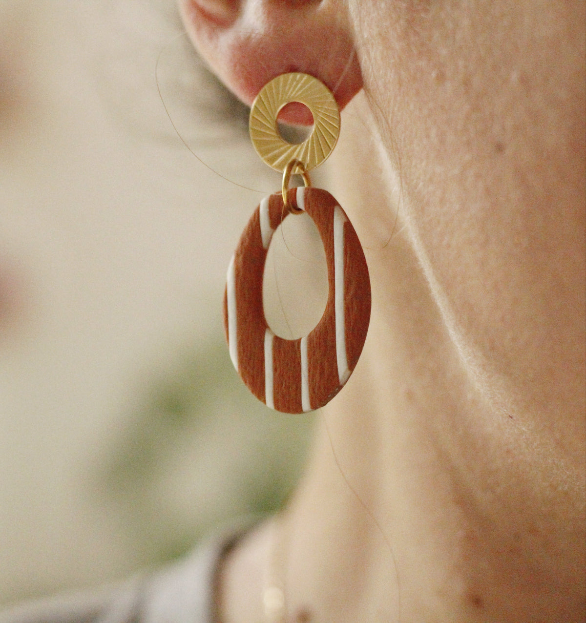 Boucles d'oreilles rayées - fabriquées à la main La Bouclette Dorée