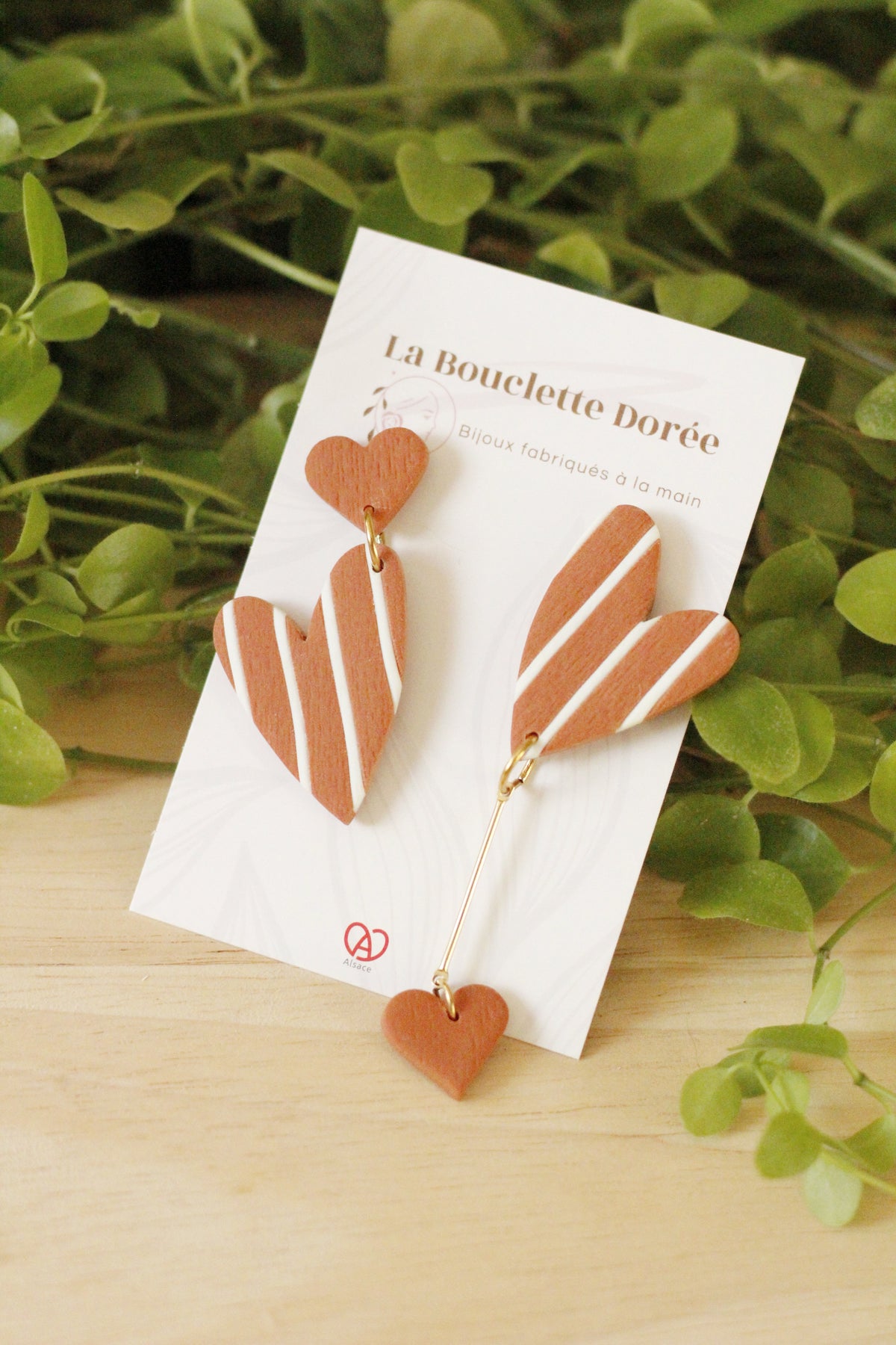 Boucles d'oreilles asymétriques rayées - fabriquées à la main