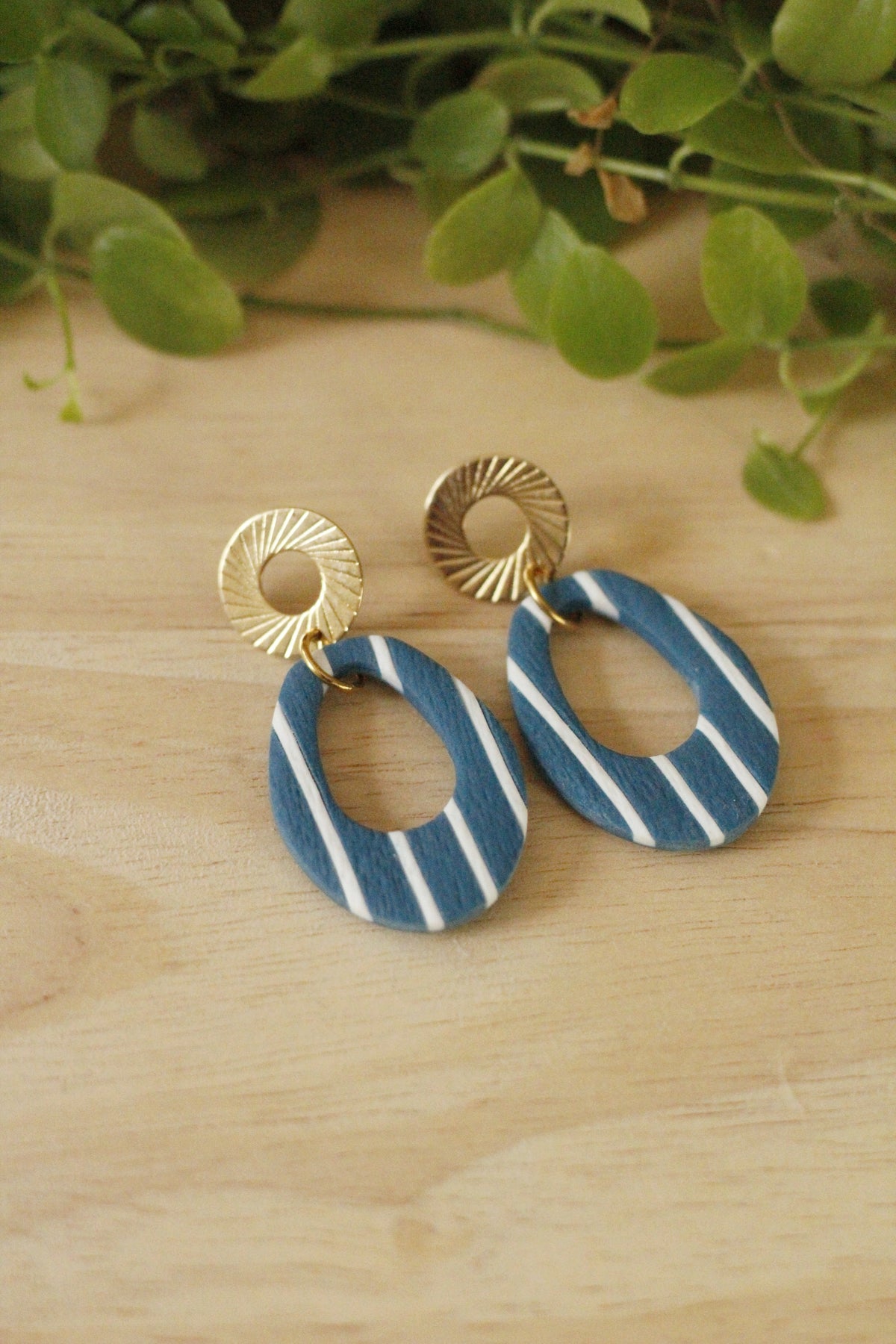 Boucles d'oreilles rayées - fabriquées à la main La Bouclette Dorée