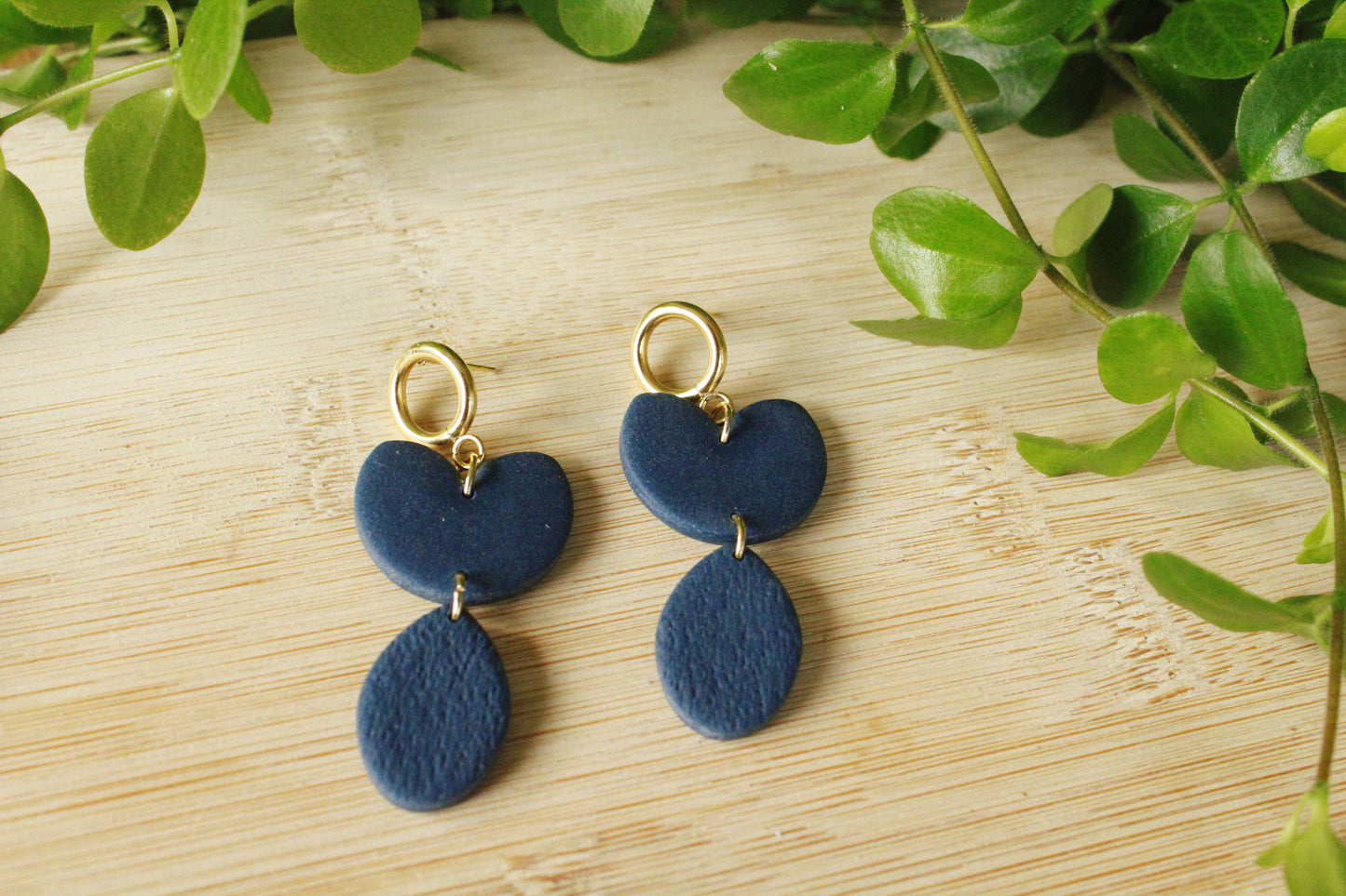 La Bouclette  Dorée - Boucles d'oreilles pendantes bleu marine