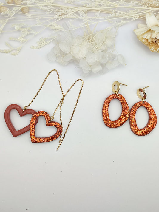 La Bouclette  Dorée - Boucles d'oreilles pendantes en argile polymère, pailleté orange et cognac