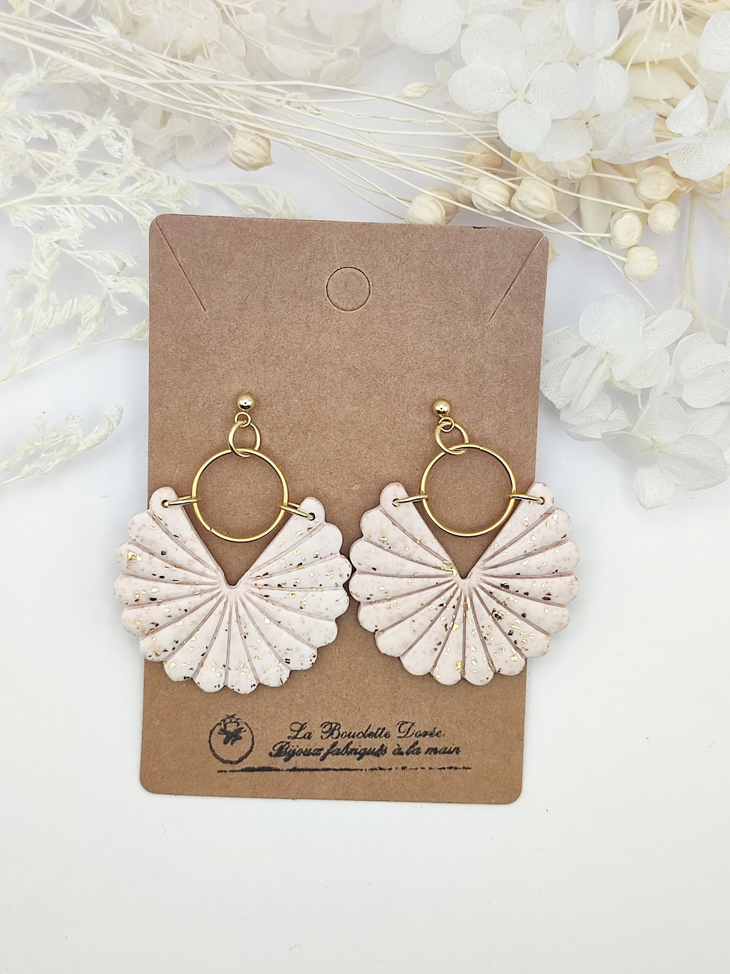 La Bouclette Dorée - Boucles d'oreilles pendantes modèle Dahlia pailleté