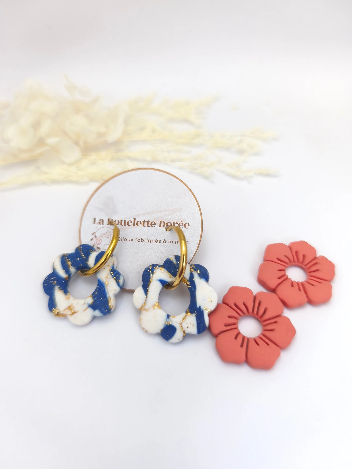box de créoles interchangeables en pate polymère, doré, fleuri, fleur, bleu