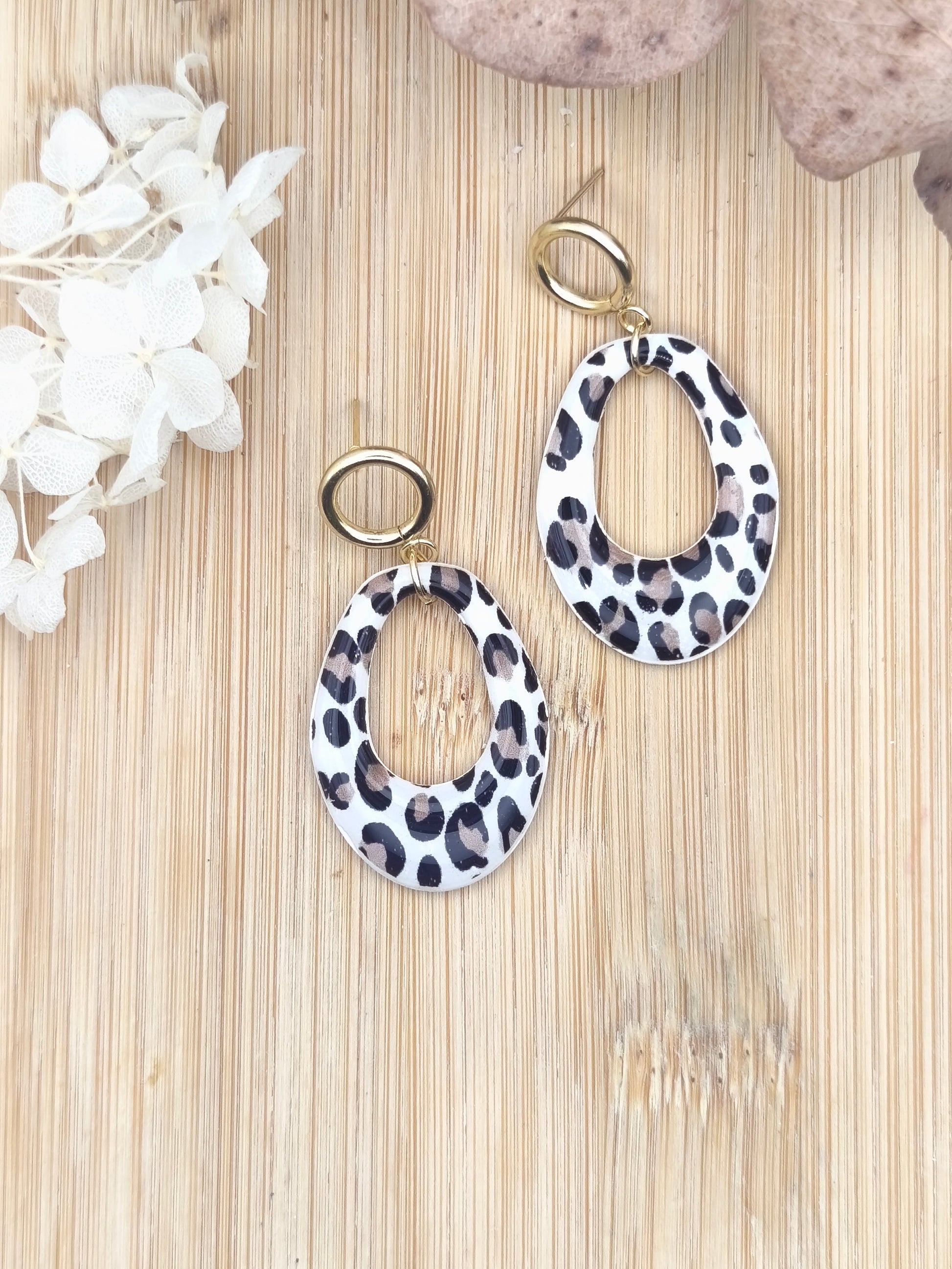 La Bouclette  Dorée - Boucles d'oreilles pendantes en argile polymère, effet léopard La Bouclette Dorée