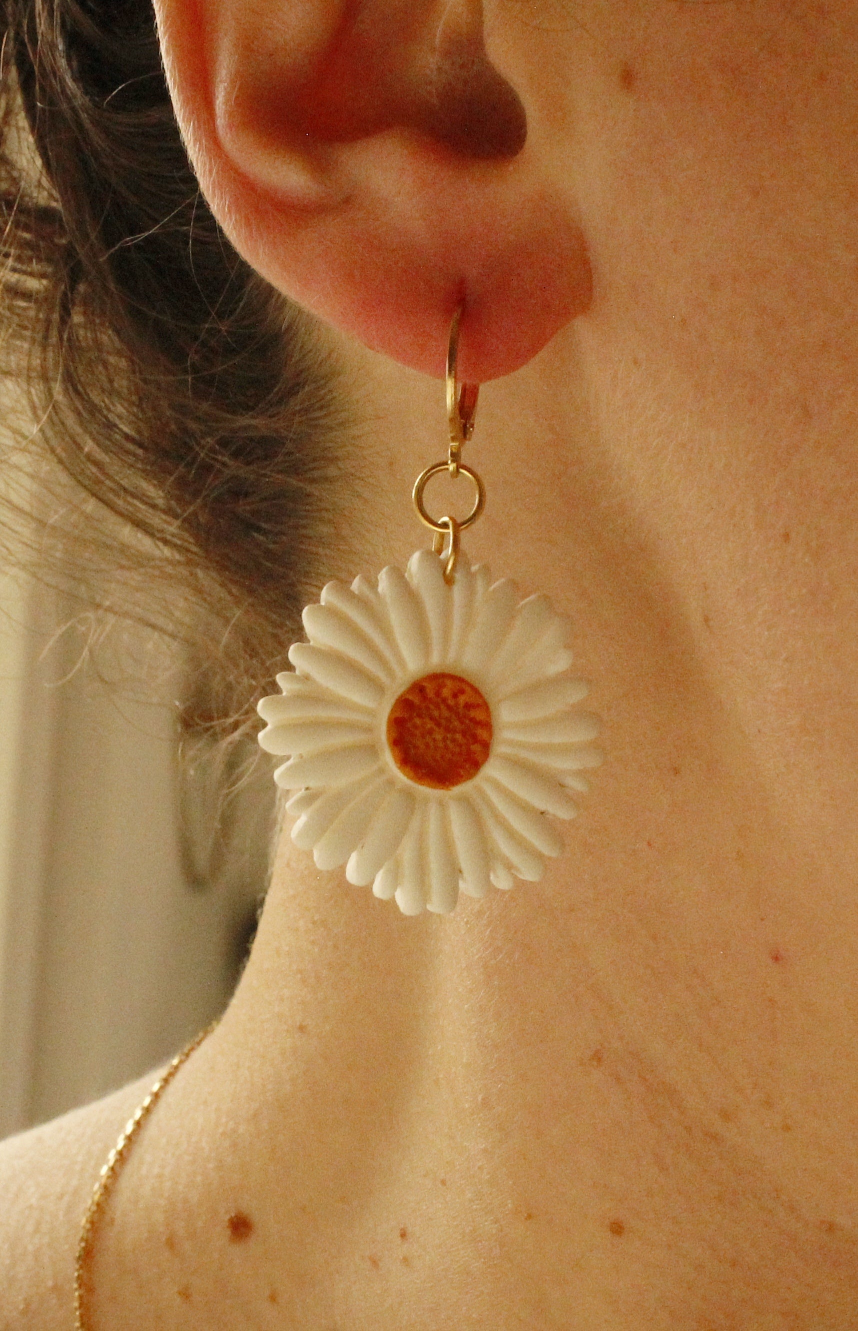 La Bouclette Dorée - Boucles d’oreilles marguerite La Bouclette Dorée