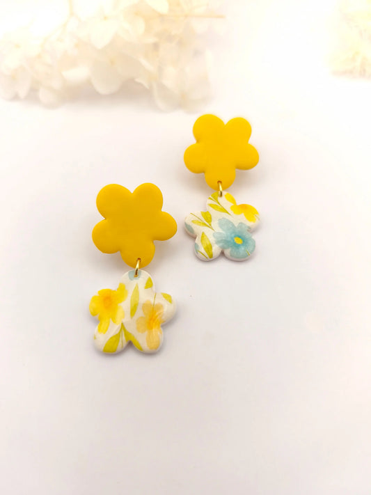 La Bouclette  Dorée - Boucles d'oreilles fleuries en argile polymère