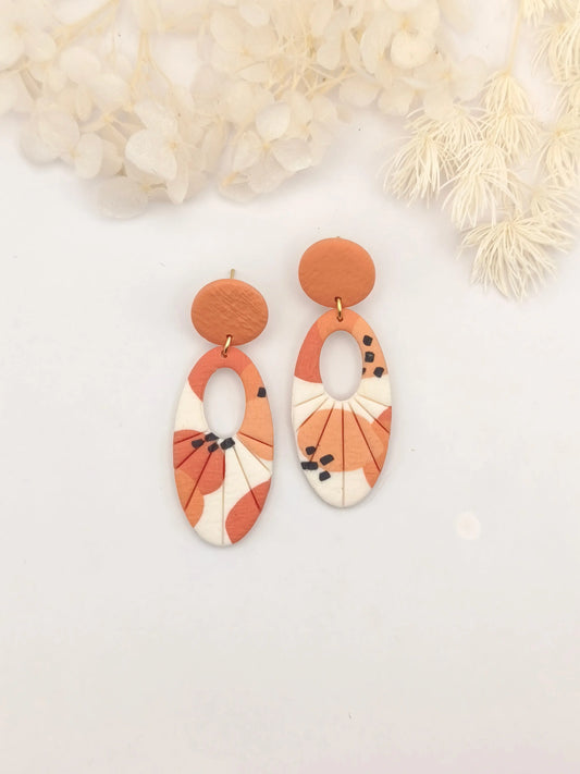 Bijoux en bleu, ocre et corail – collection été