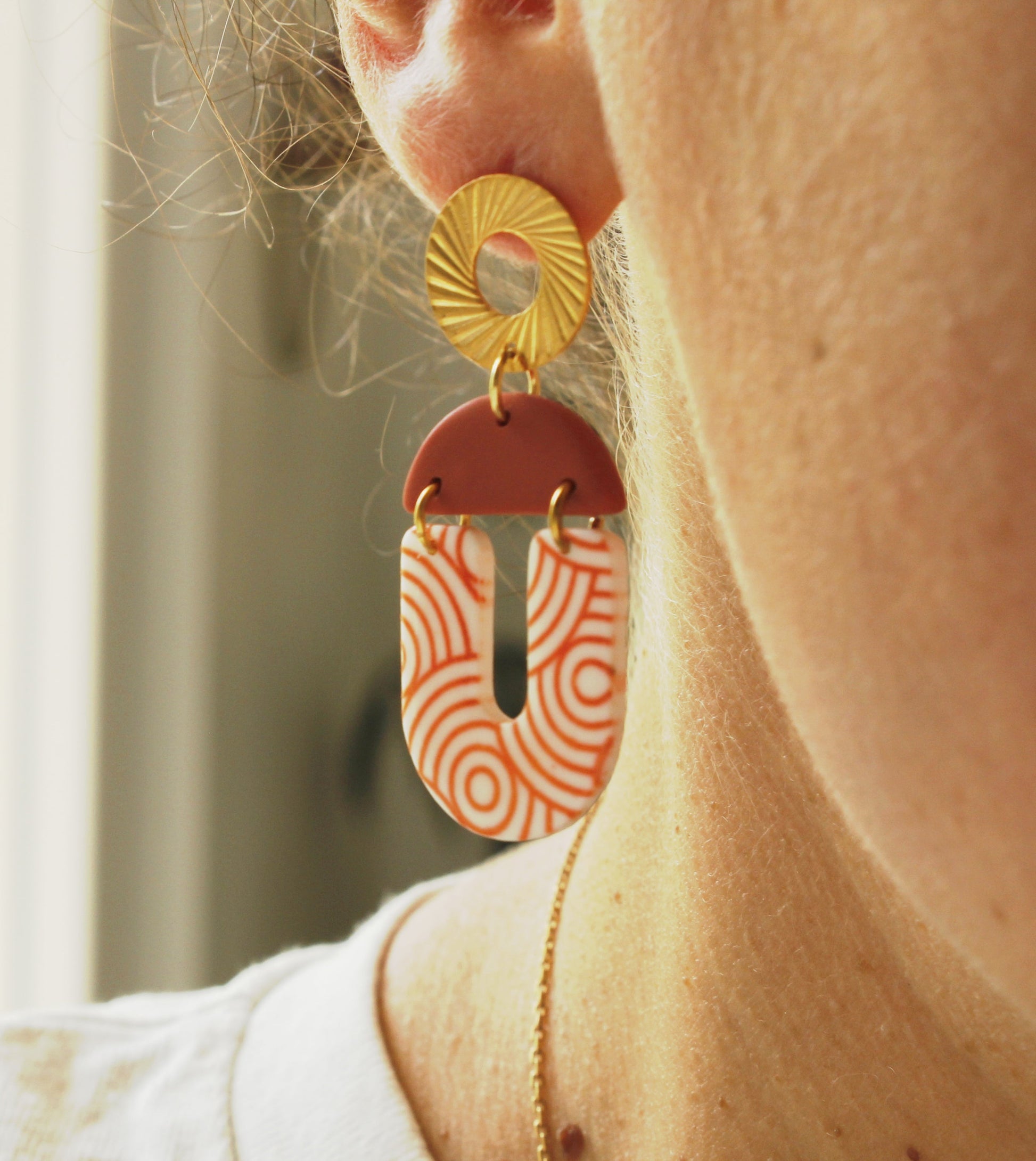 (Copie) La Bouclette Dorée - Boucles d'oreilles pendantes en argile polymère La Bouclette Dorée