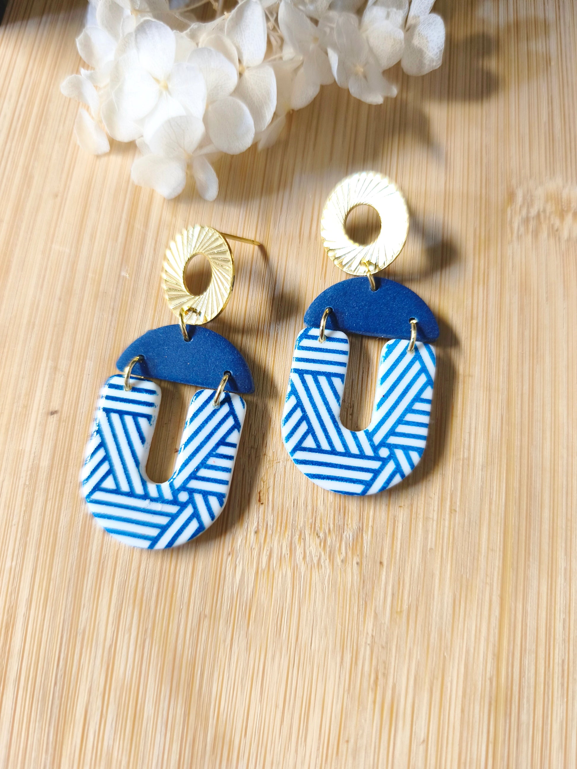 La Bouclette  Dorée - Boucles d'oreilles pendantes en argile polymère La Bouclette Dorée